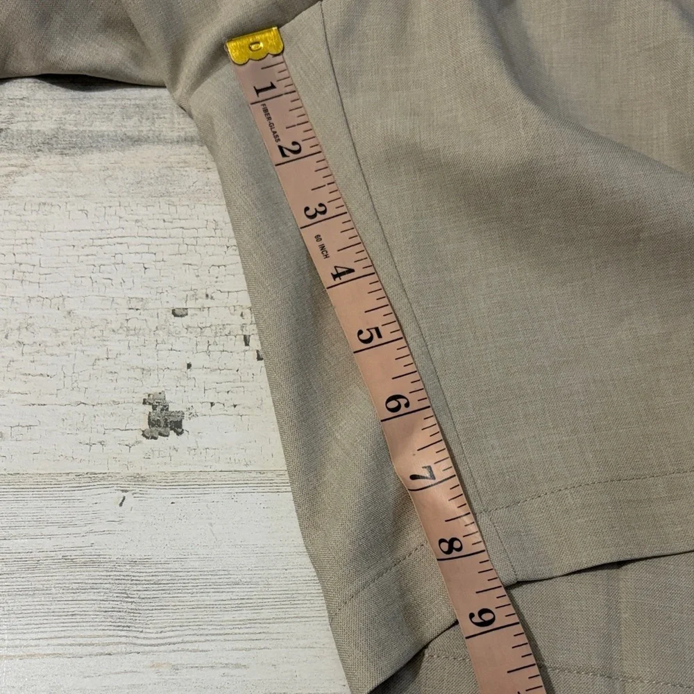 Peter Millar Beige Flat Front Shorts Size 36